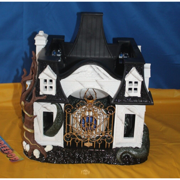 Bath & Body Works Glow In The Dark House Luminary 3 Wick Jar Candle Holder 2024 - Picture 8 of 13